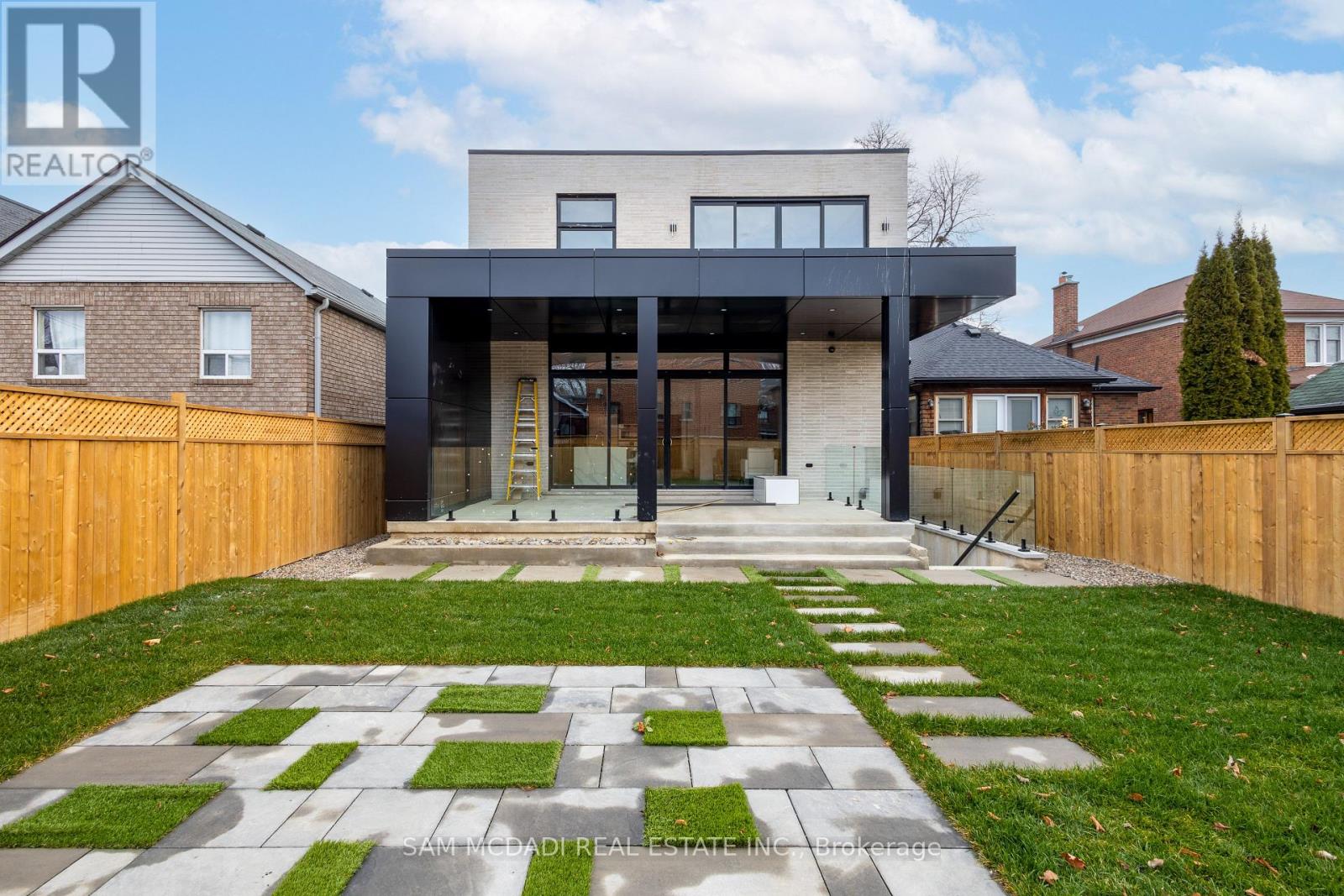 24 Twenty First Street, Toronto (New Toronto), Ontario  M8V 3L7 - Photo 40 - W12930092