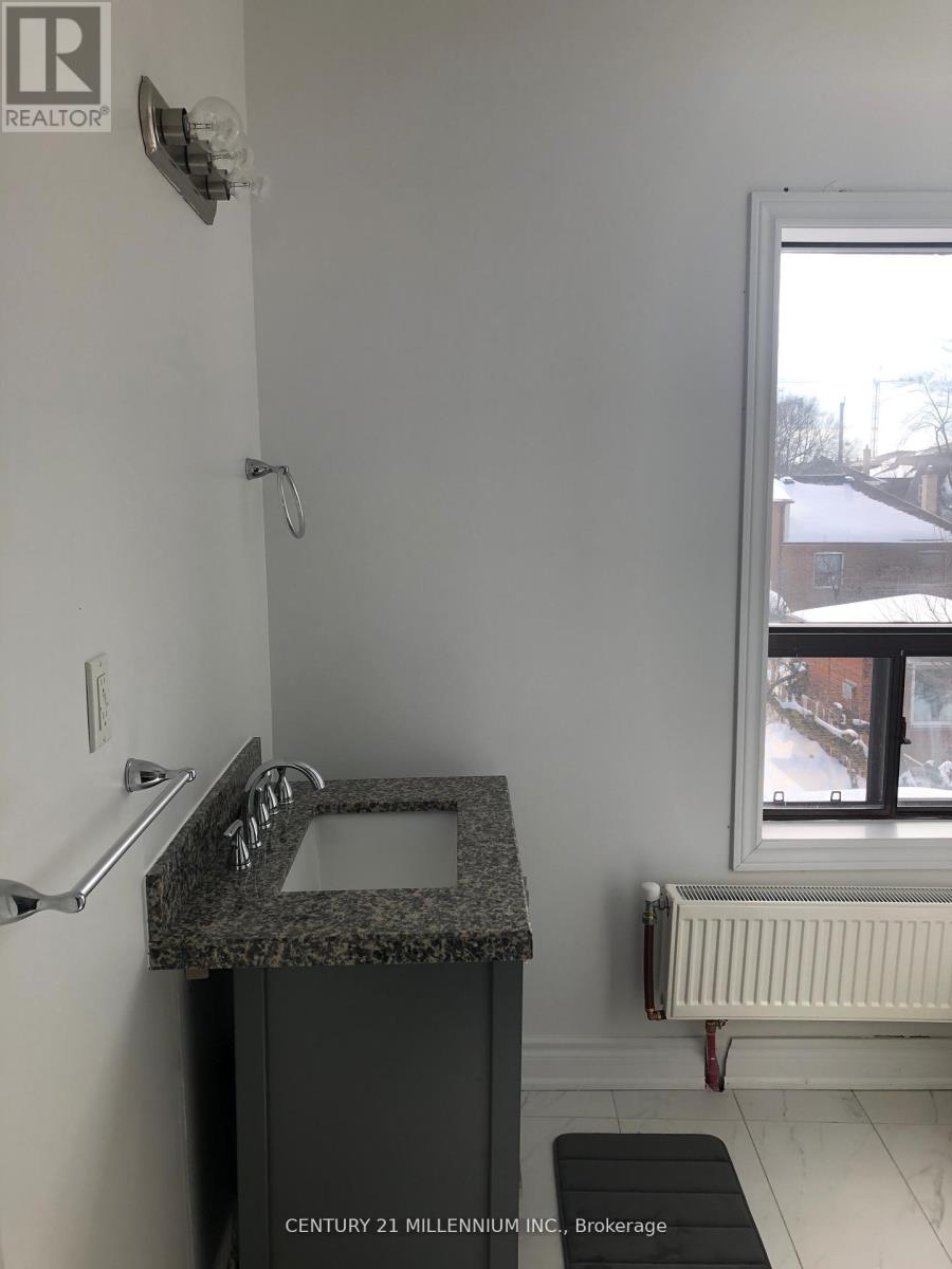 71 Clouston Avenue, Toronto (Weston), Ontario  M9N 1A8 - Photo 11 - W12930146