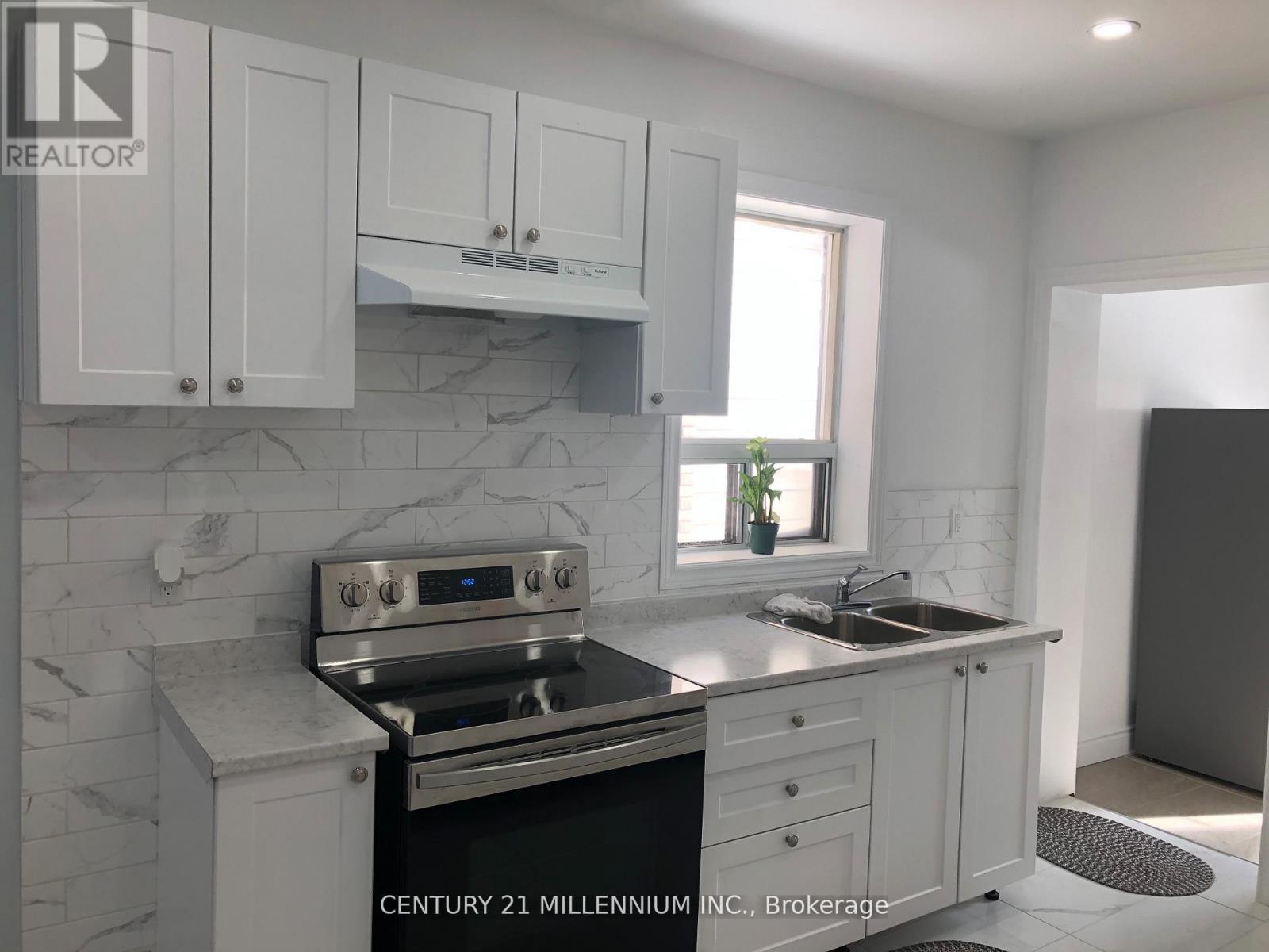 71 Clouston Avenue, Toronto (Weston), Ontario  M9N 1A8 - Photo 19 - W12930146