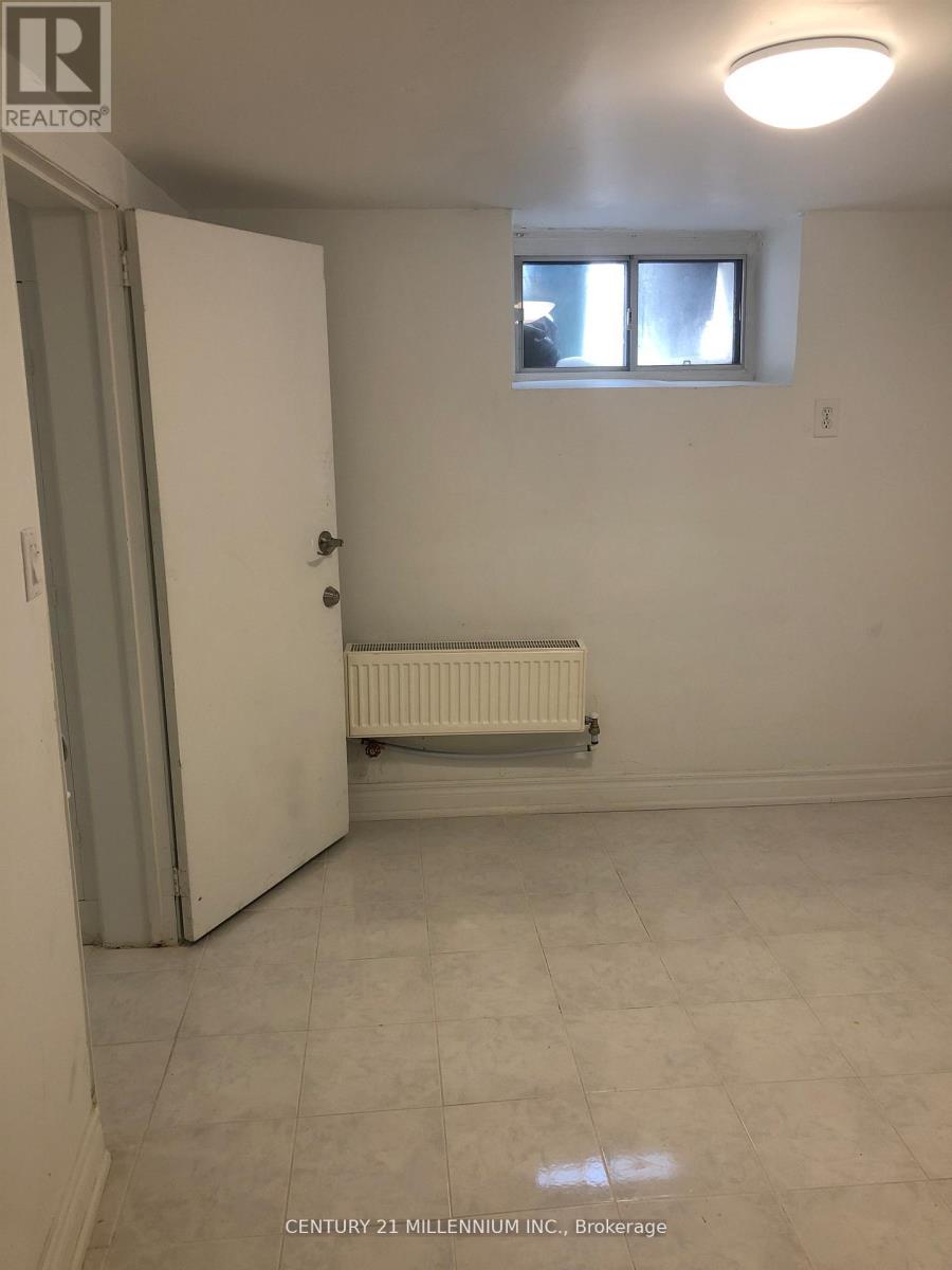 71 Clouston Avenue, Toronto (Weston), Ontario  M9N 1A8 - Photo 24 - W12930146