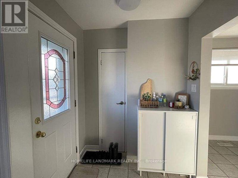 9 Terra Cotta Crescent E, Brampton, Ontario  L6W 1B9 - Photo 12 - W12930148