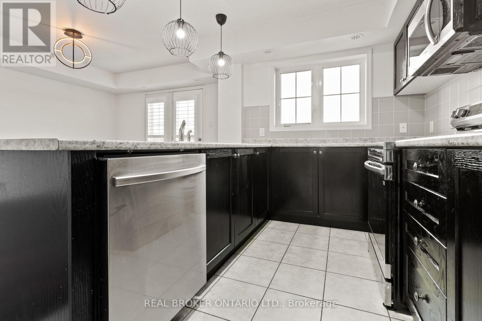 42 - 2441 Greenwich Drive N, Oakville, Ontario  L6M 0S3 - Photo 11 - W12930150