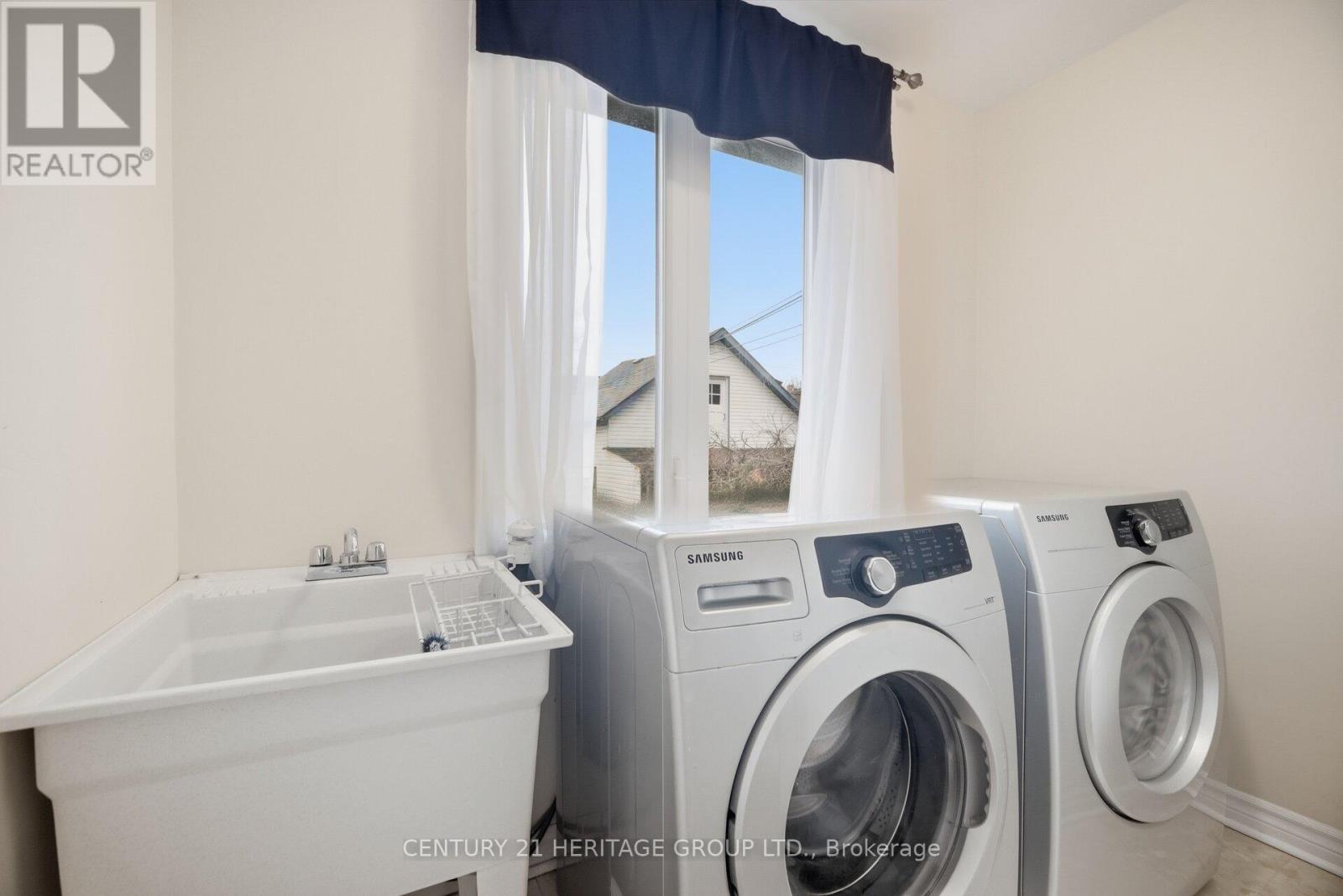 151 Perth Avenue, Toronto, Ontario  M6P 3X2 - Photo 23 - W12930160