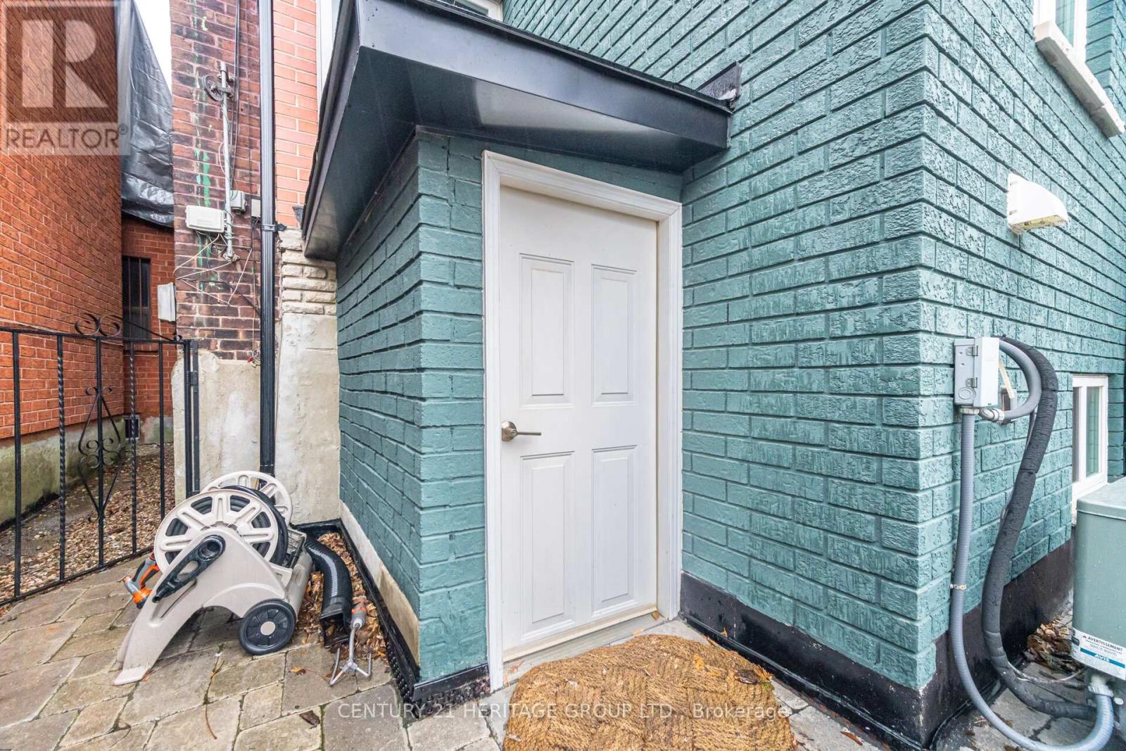 151 Perth Avenue, Toronto, Ontario  M6P 3X2 - Photo 34 - W12930160