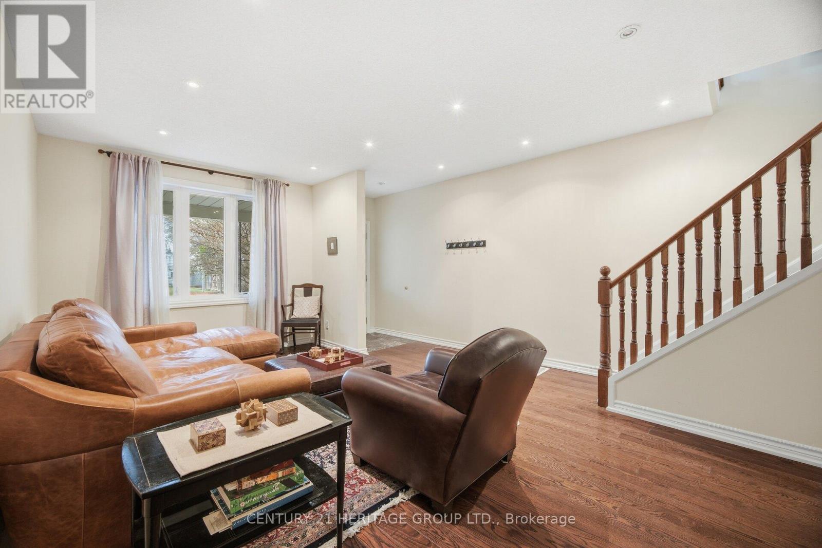 151 Perth Avenue, Toronto, Ontario  M6P 3X2 - Photo 6 - W12930160