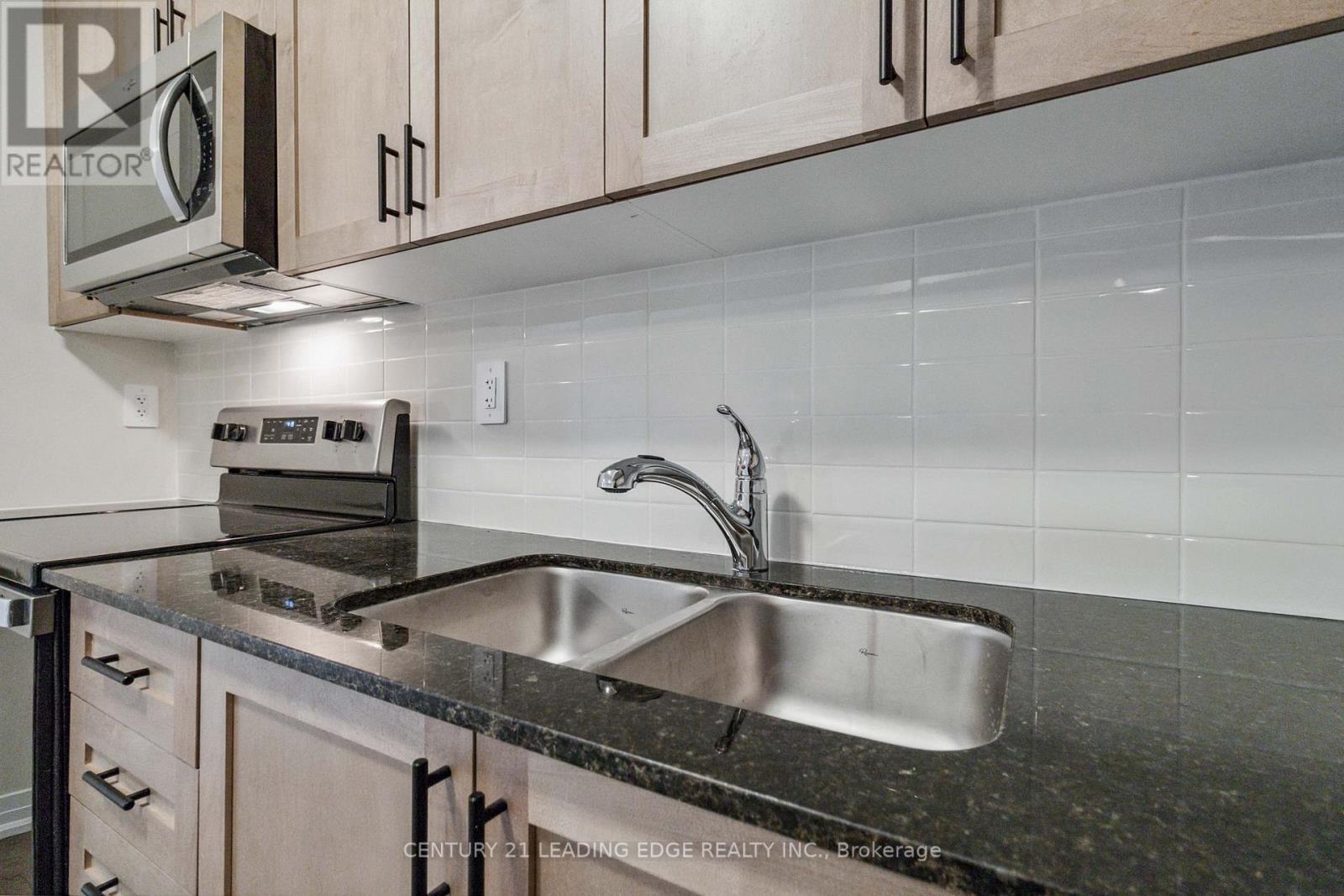 128 - 1569 Rose Way, Milton, Ontario  L9E 1N4 - Photo 18 - W12930168