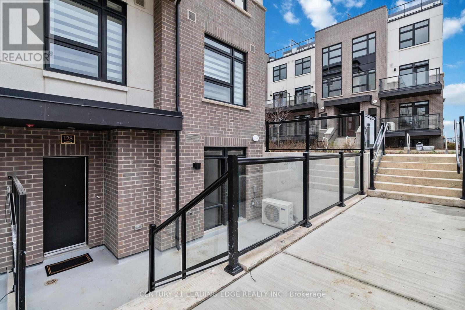 128 - 1569 Rose Way, Milton, Ontario  L9E 1N4 - Photo 7 - W12930168