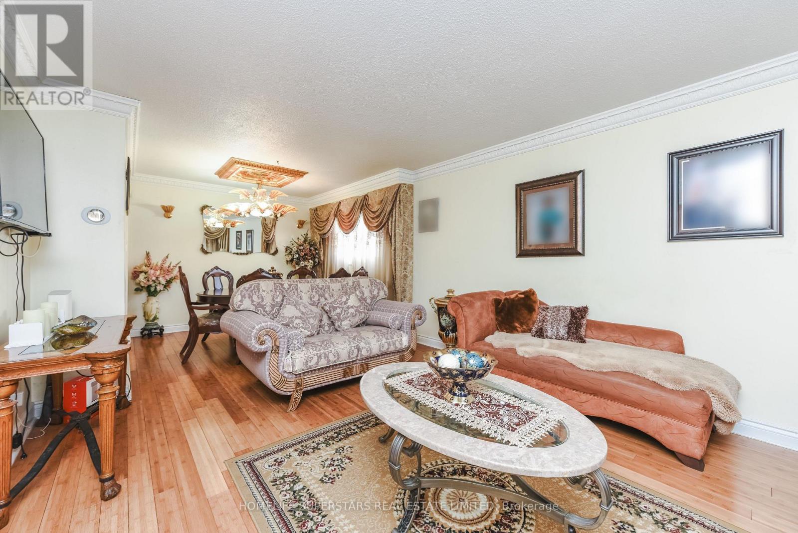 7608 Benavon Road, Mississauga, Ontario  L4T 3G3 - Photo 10 - W12930186