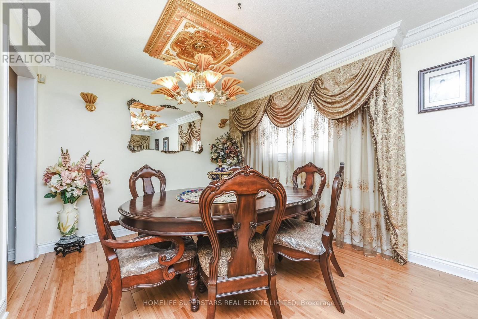 7608 Benavon Road, Mississauga, Ontario  L4T 3G3 - Photo 11 - W12930186