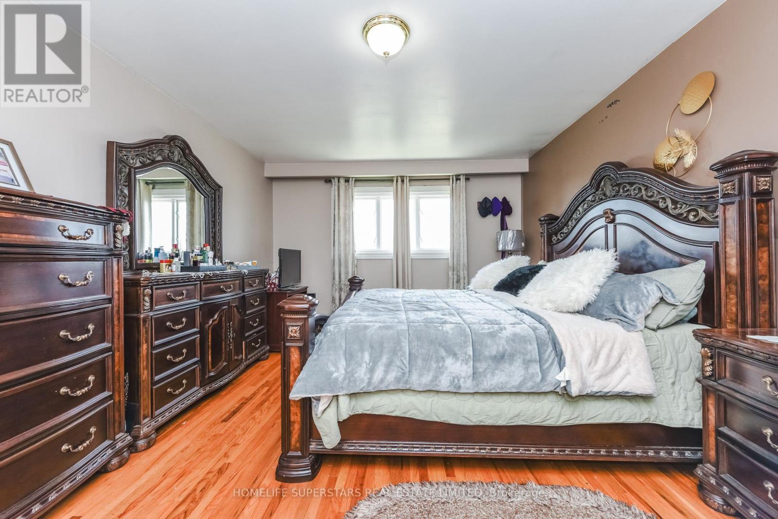 7608 Benavon Road, Mississauga, Ontario  L4T 3G3 - Photo 24 - W12930186