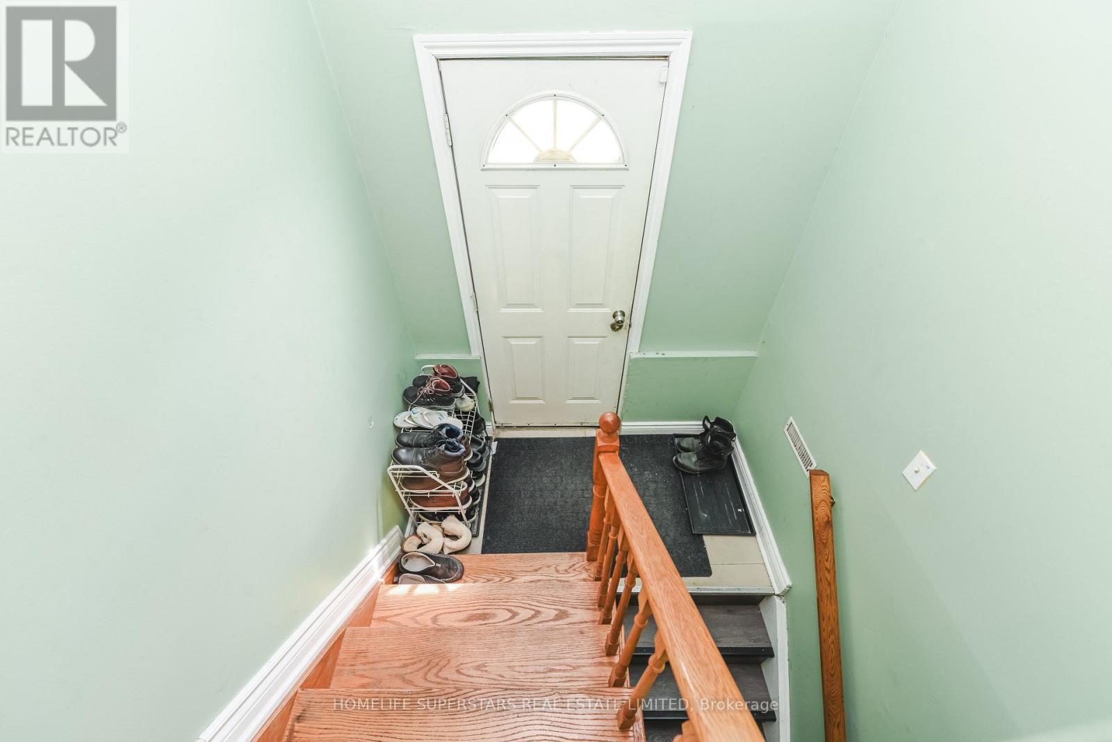 7608 Benavon Road, Mississauga, Ontario  L4T 3G3 - Photo 28 - W12930186