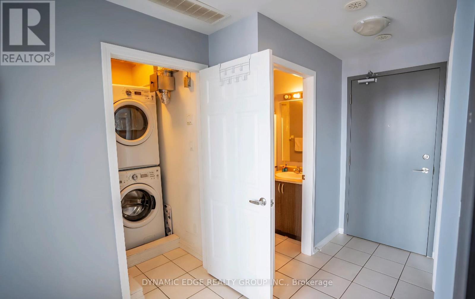 306 - 54 Sky Harbour Drive N, Brampton (Bram West), Ontario  L6Y 6B9 - Photo 11 - W12930214