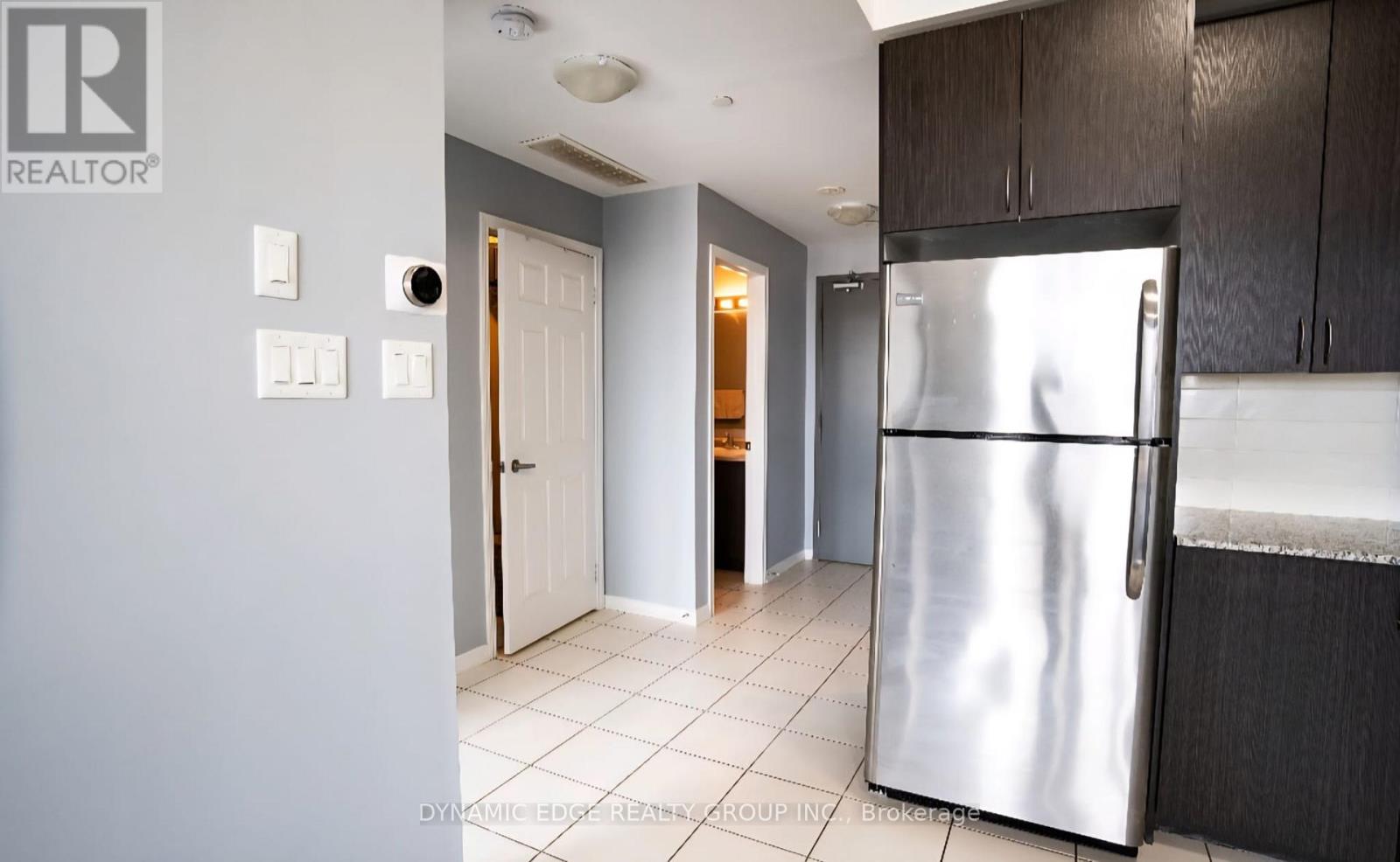 306 - 54 Sky Harbour Drive N, Brampton (Bram West), Ontario  L6Y 6B9 - Photo 7 - W12930214