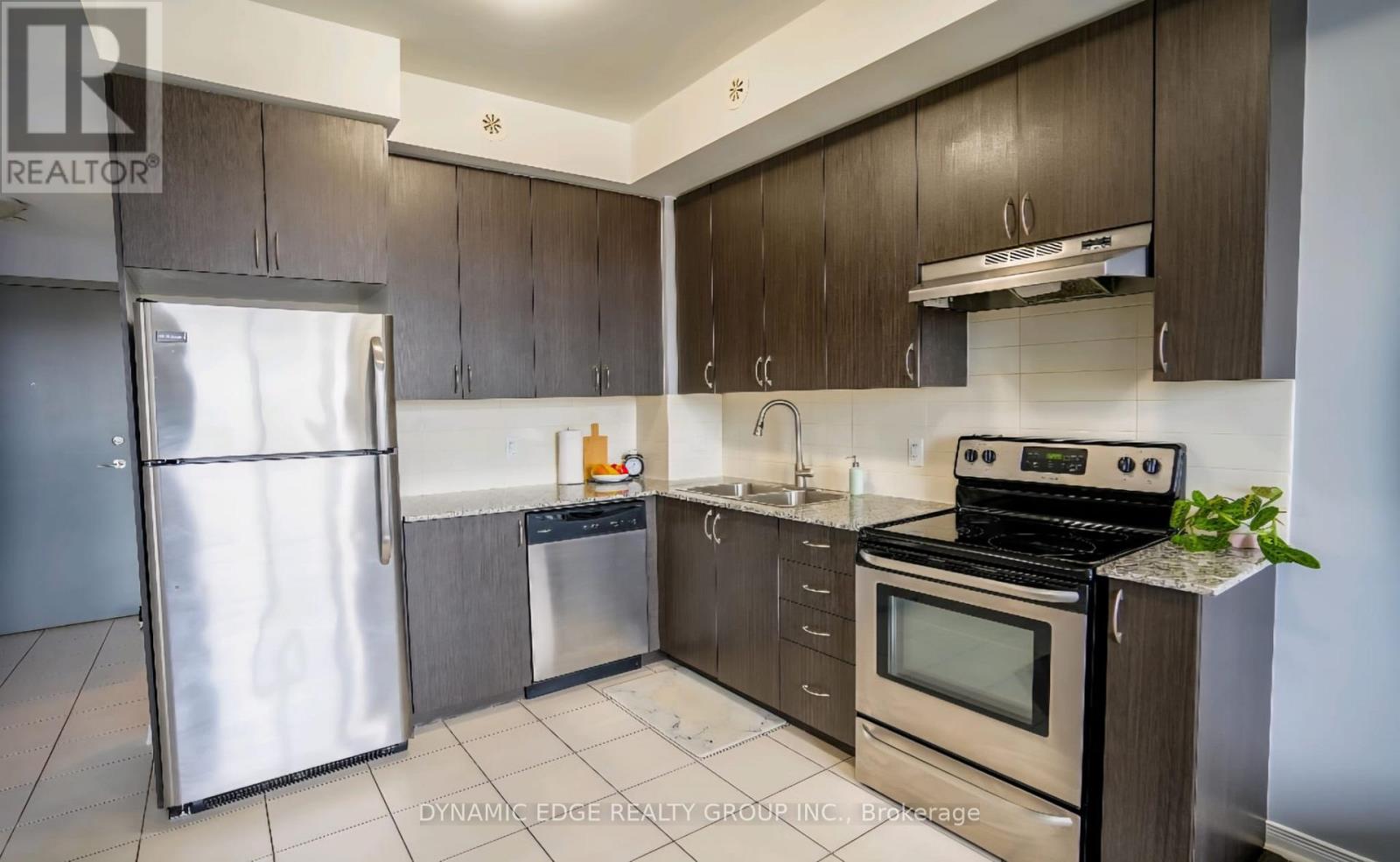 306 - 54 Sky Harbour Drive N, Brampton (Bram West), Ontario  L6Y 6B9 - Photo 8 - W12930214