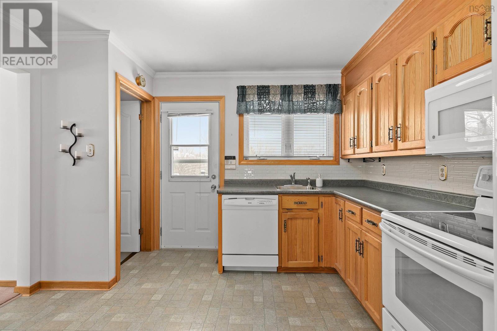 44 Clearview Street, Halifax, Nova Scotia  B3R 1N6 - Photo 11 - 202605645