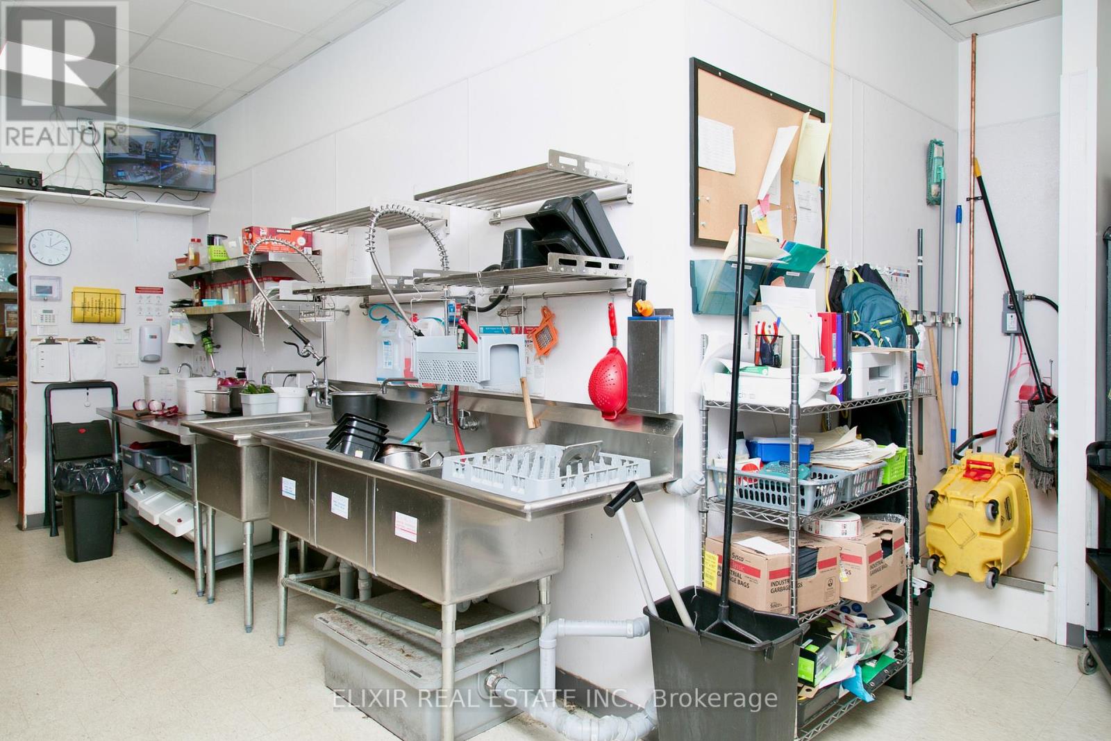 1475 Huron Church Road, Windsor, Ontario  N9C 2K9 - Photo 12 - X12919594