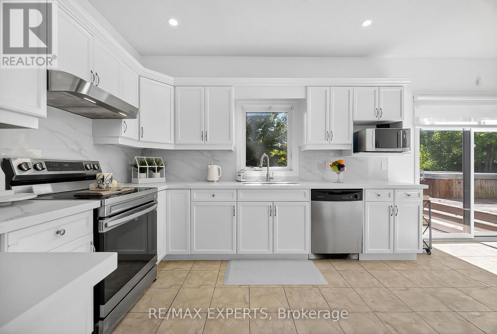 Photo 9 of 42 for 936 Talisman Crescent