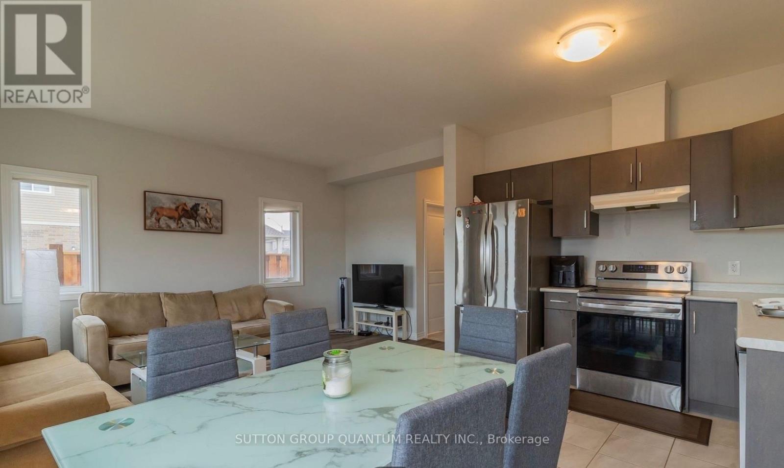 45 Sycamore Street, Welland (West Welland), Ontario  L3C 0H8 - Photo 6 - X12930006