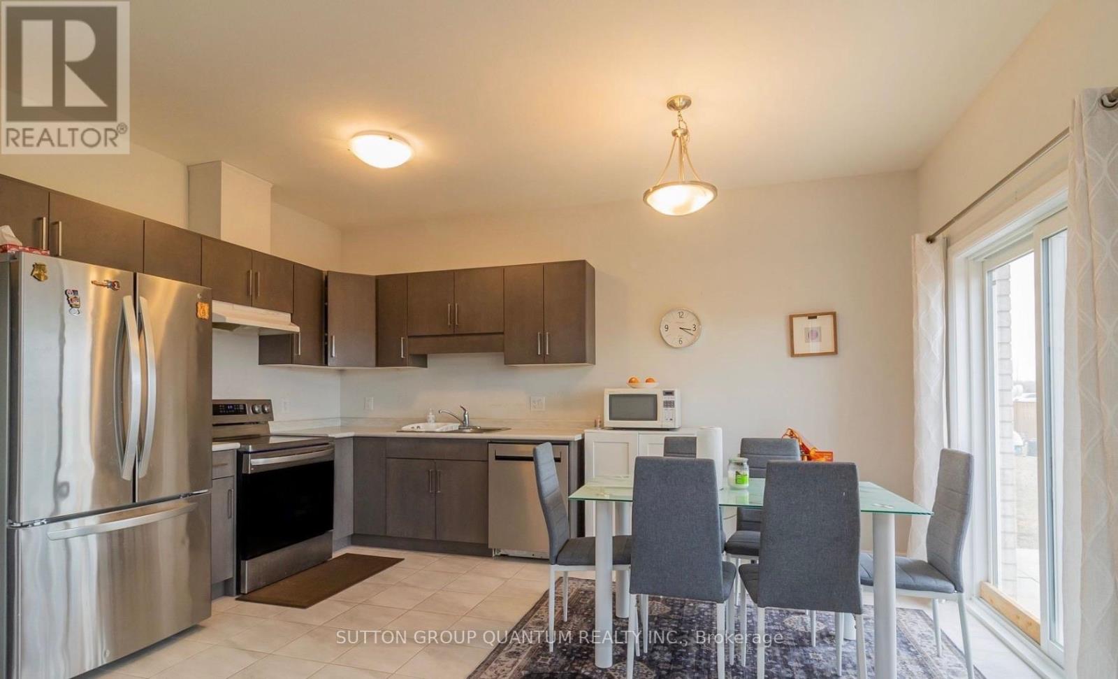 45 Sycamore Street, Welland (West Welland), Ontario  L3C 0H8 - Photo 7 - X12930006