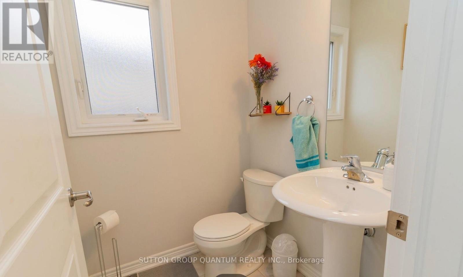 45 Sycamore Street, Welland (West Welland), Ontario  L3C 0H8 - Photo 8 - X12930006