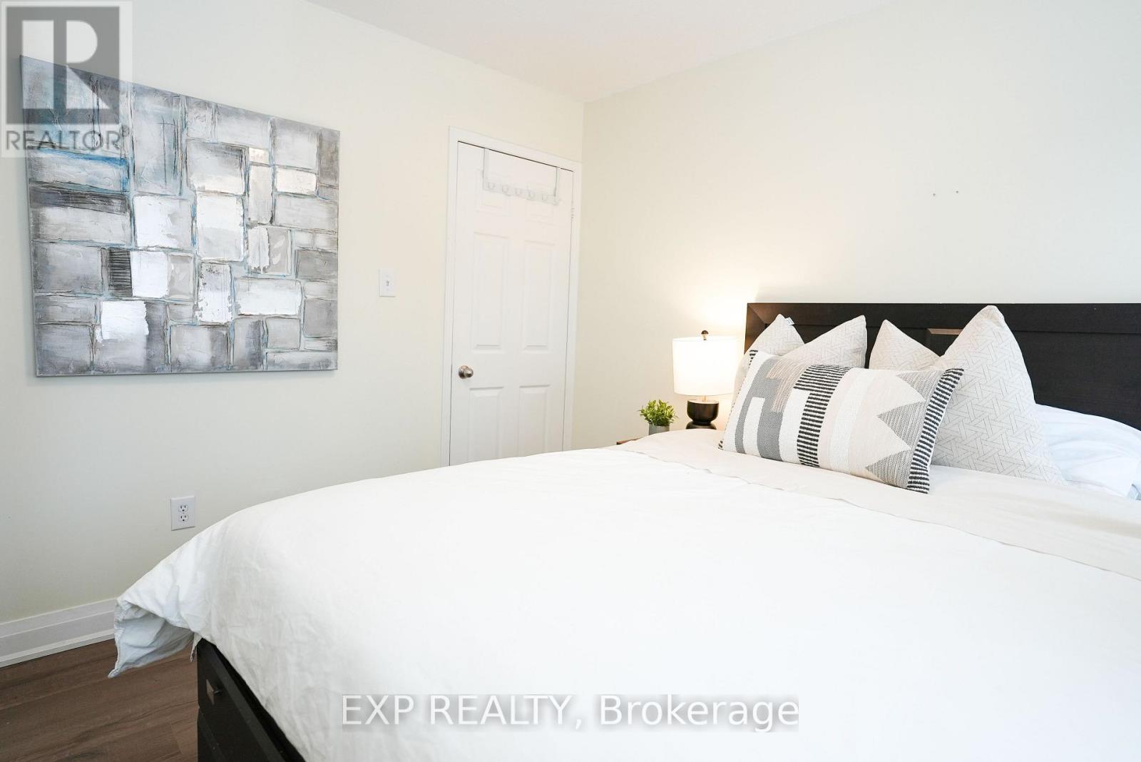 33 Meaghan Street, Hamilton, Ontario  L8B 0H5 - Photo 40 - X12930028