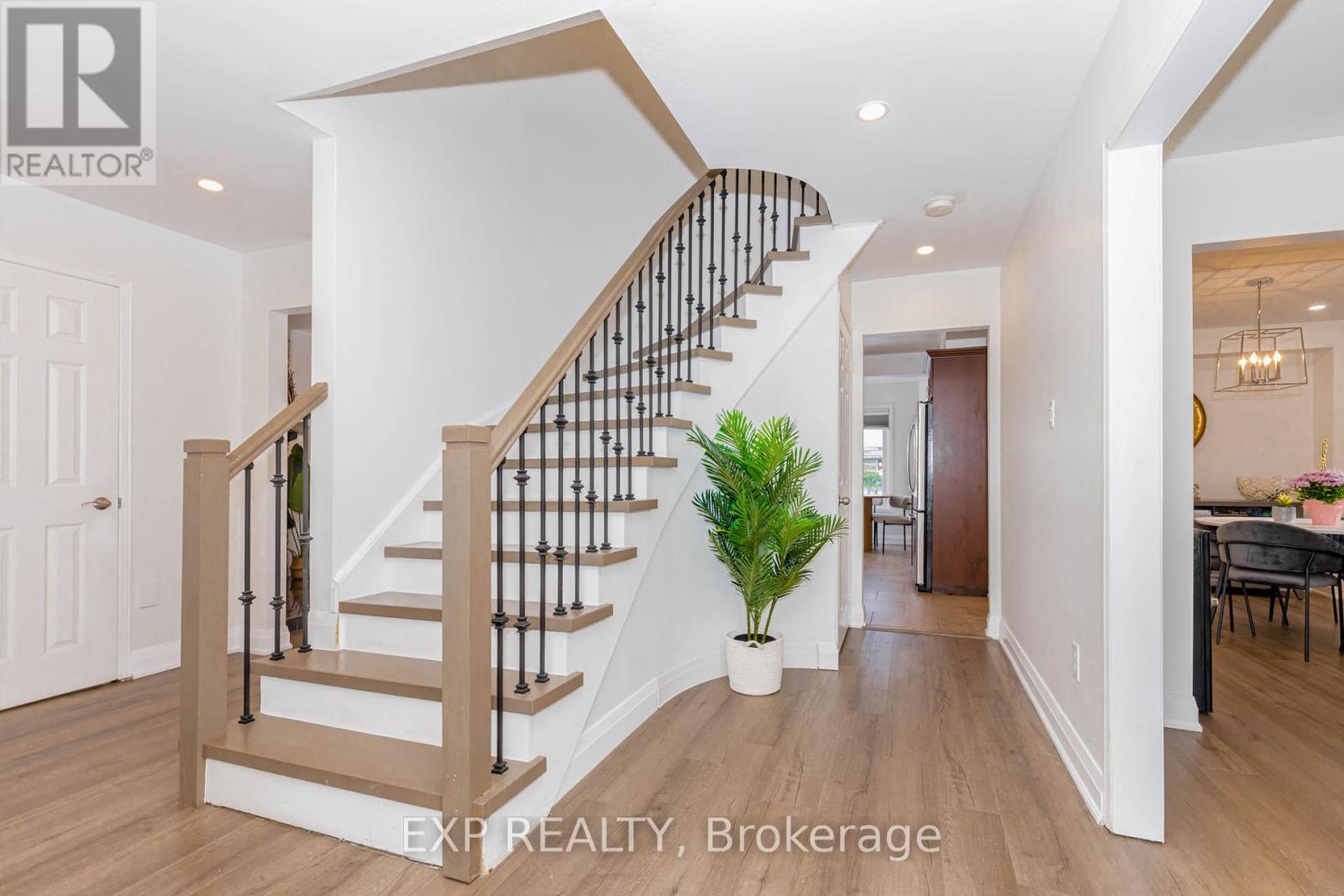 33 Meaghan Street, Hamilton, Ontario  L8B 0H5 - Photo 5 - X12930028