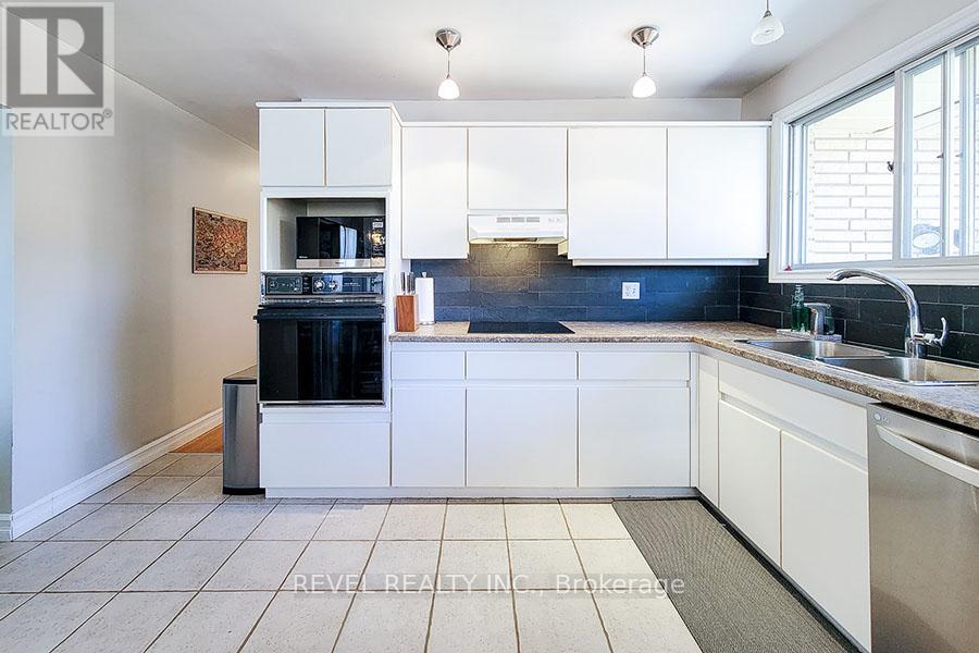 25 Buckingham Street, Brantford, Ontario  N3R 3A9 - Photo 11 - X12930124