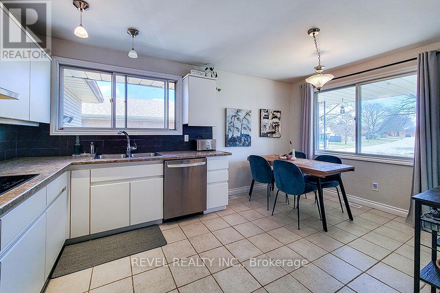 25 Buckingham Street, Brantford, Ontario  N3R 3A9 - Photo 12 - X12930124