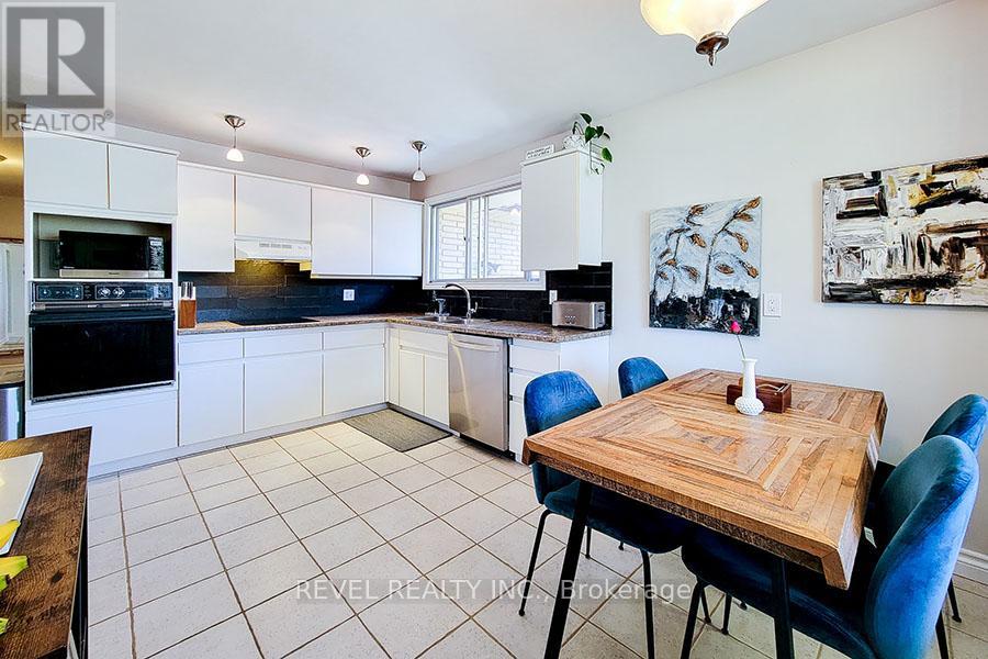 25 Buckingham Street, Brantford, Ontario  N3R 3A9 - Photo 9 - X12930124