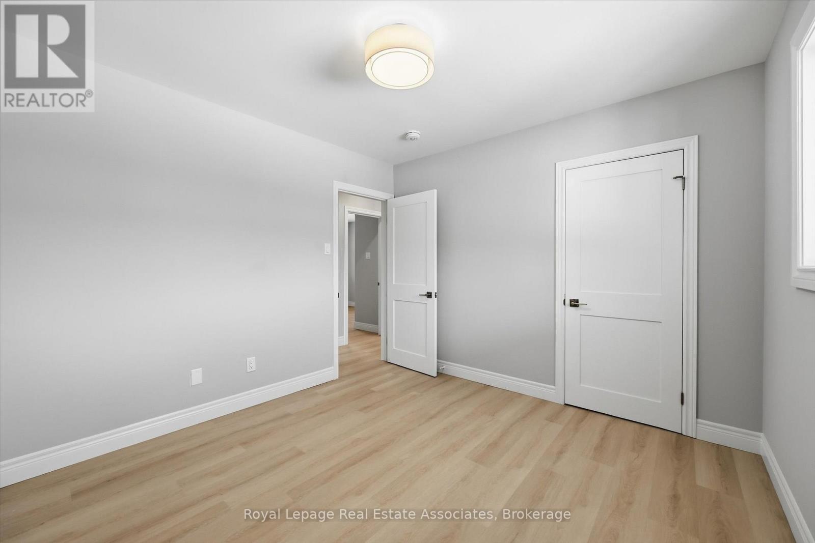 26 Geneva Drive, Hamilton, Ontario  L9C 3Z5 - Photo 12 - X12930162