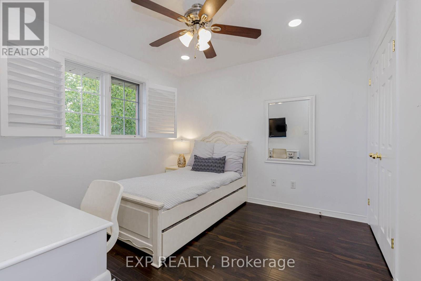 32 Vineberg Drive, Hamilton, Ontario  L9B 2P6 - Photo 28 - X12930170