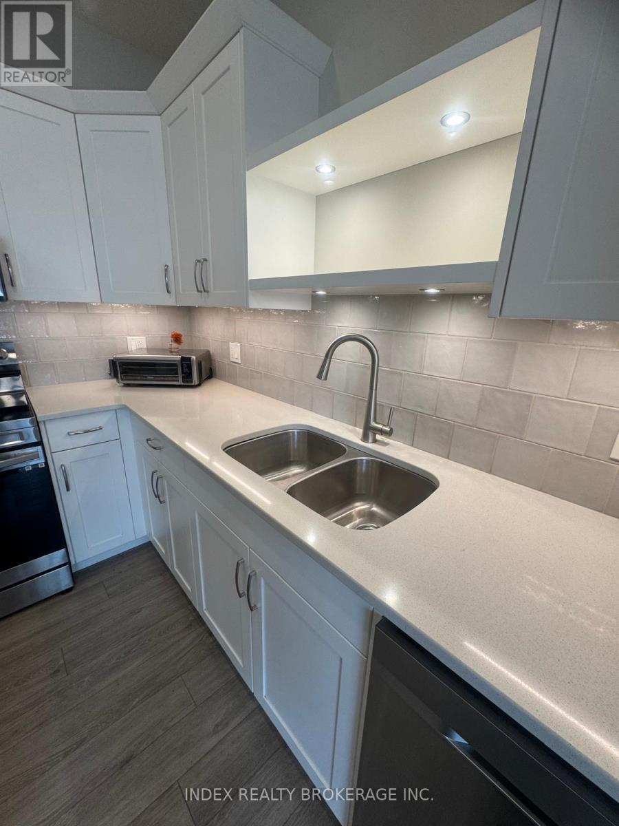 30 Keba Crescent, Tillsonburg, Ontario  N4G 0K7 - Photo 2 - X12930174