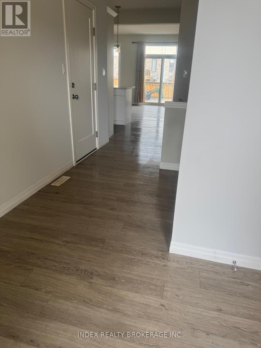 30 Keba Crescent, Tillsonburg, Ontario  N4G 0K7 - Photo 4 - X12930174