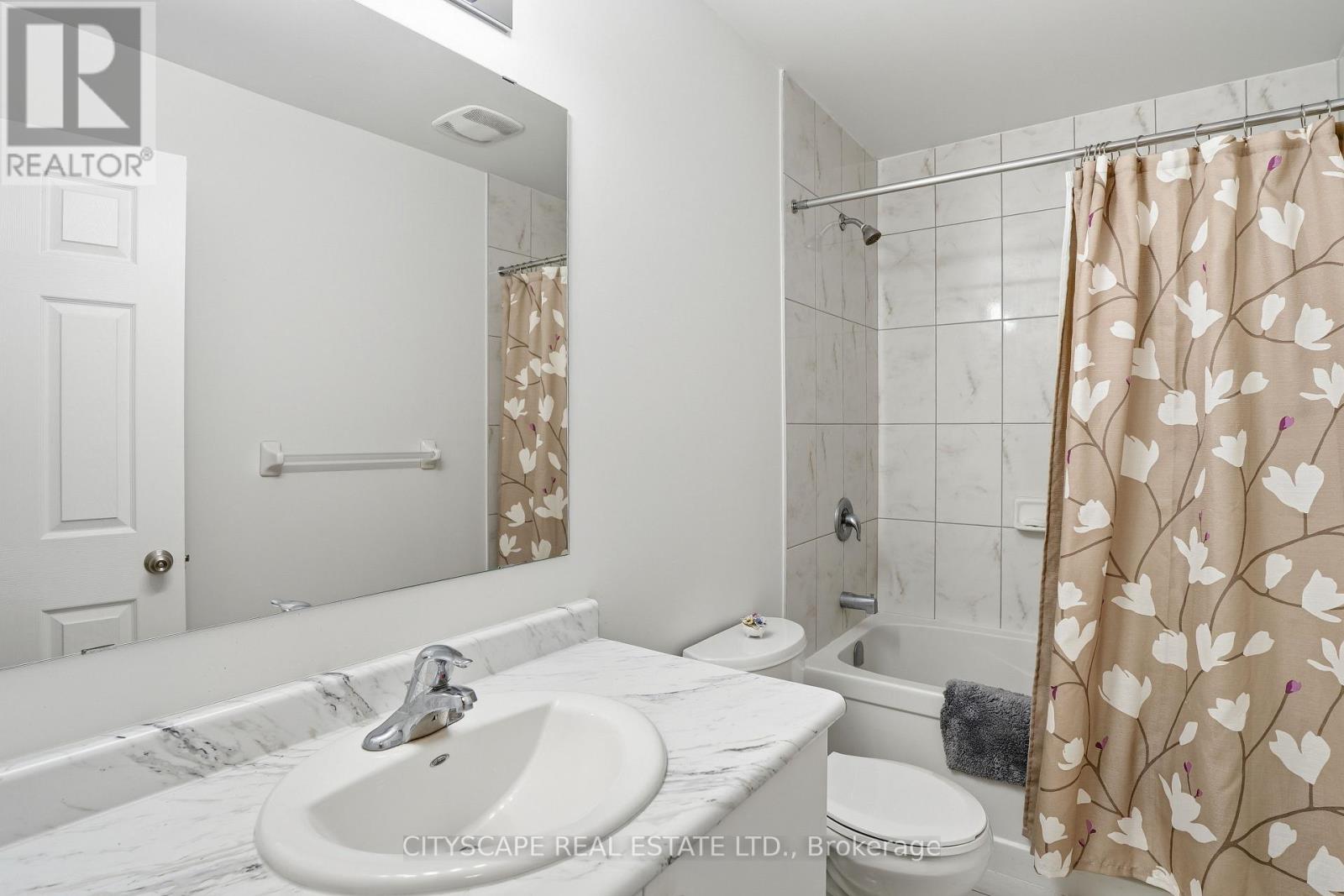 35 Woodedge Circle, Kitchener, Ontario  N2R 0P8 - Photo 18 - X12930206