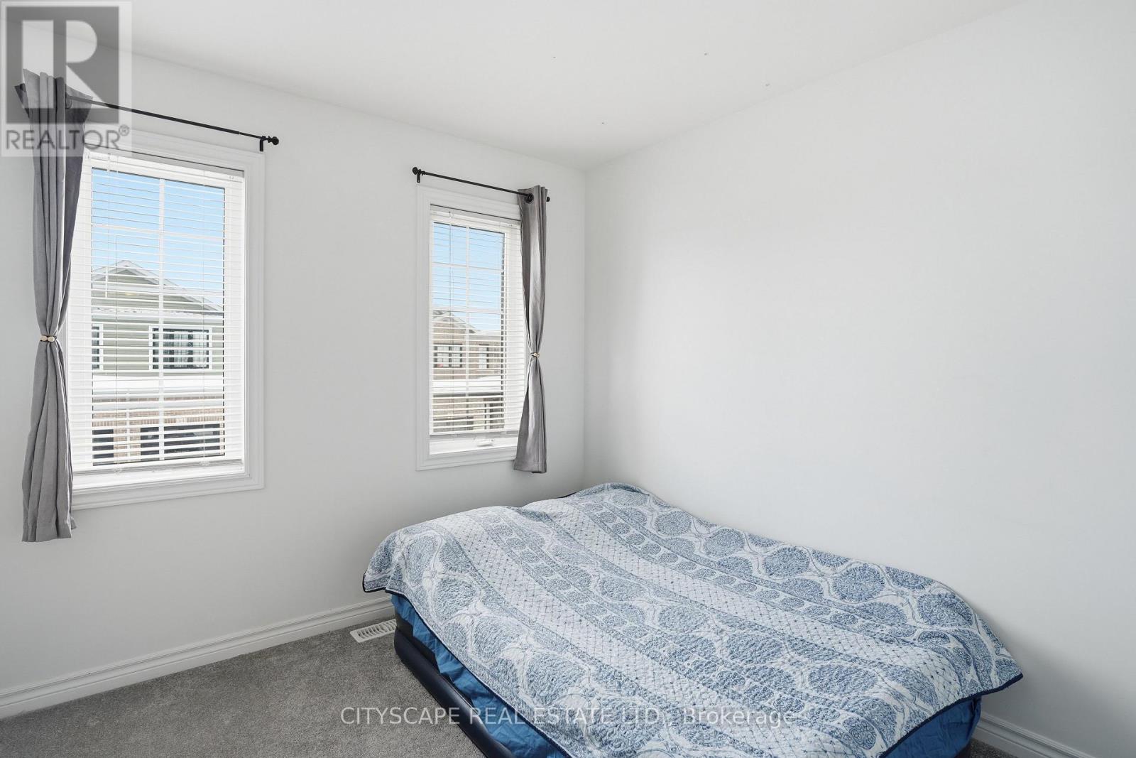 35 Woodedge Circle, Kitchener, Ontario  N2R 0P8 - Photo 19 - X12930206