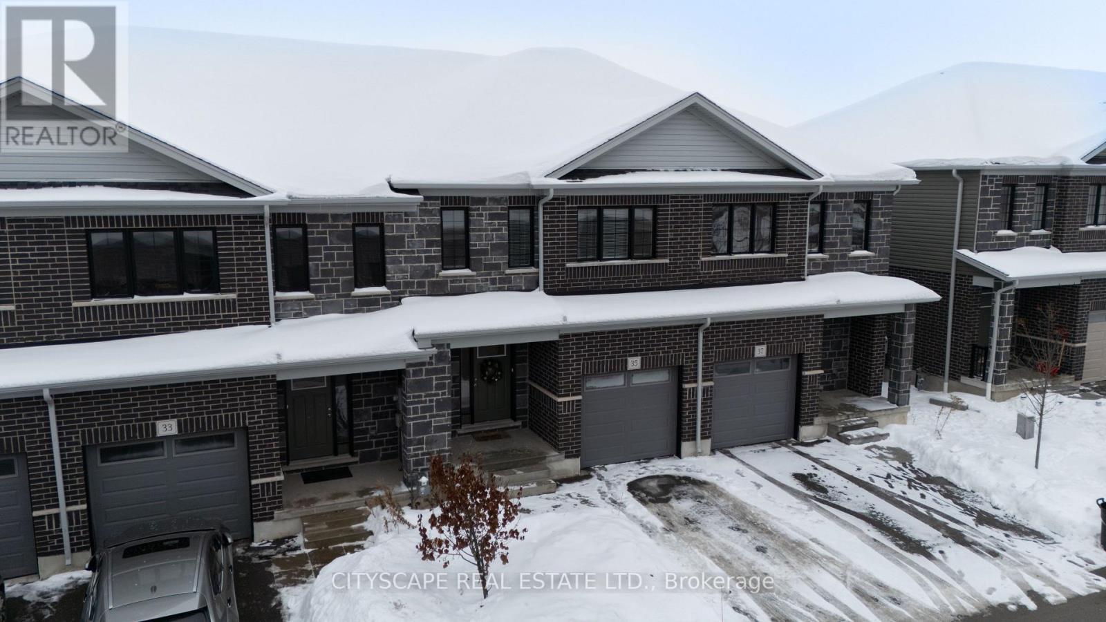 35 Woodedge Circle, Kitchener, Ontario  N2R 0P8 - Photo 2 - X12930206