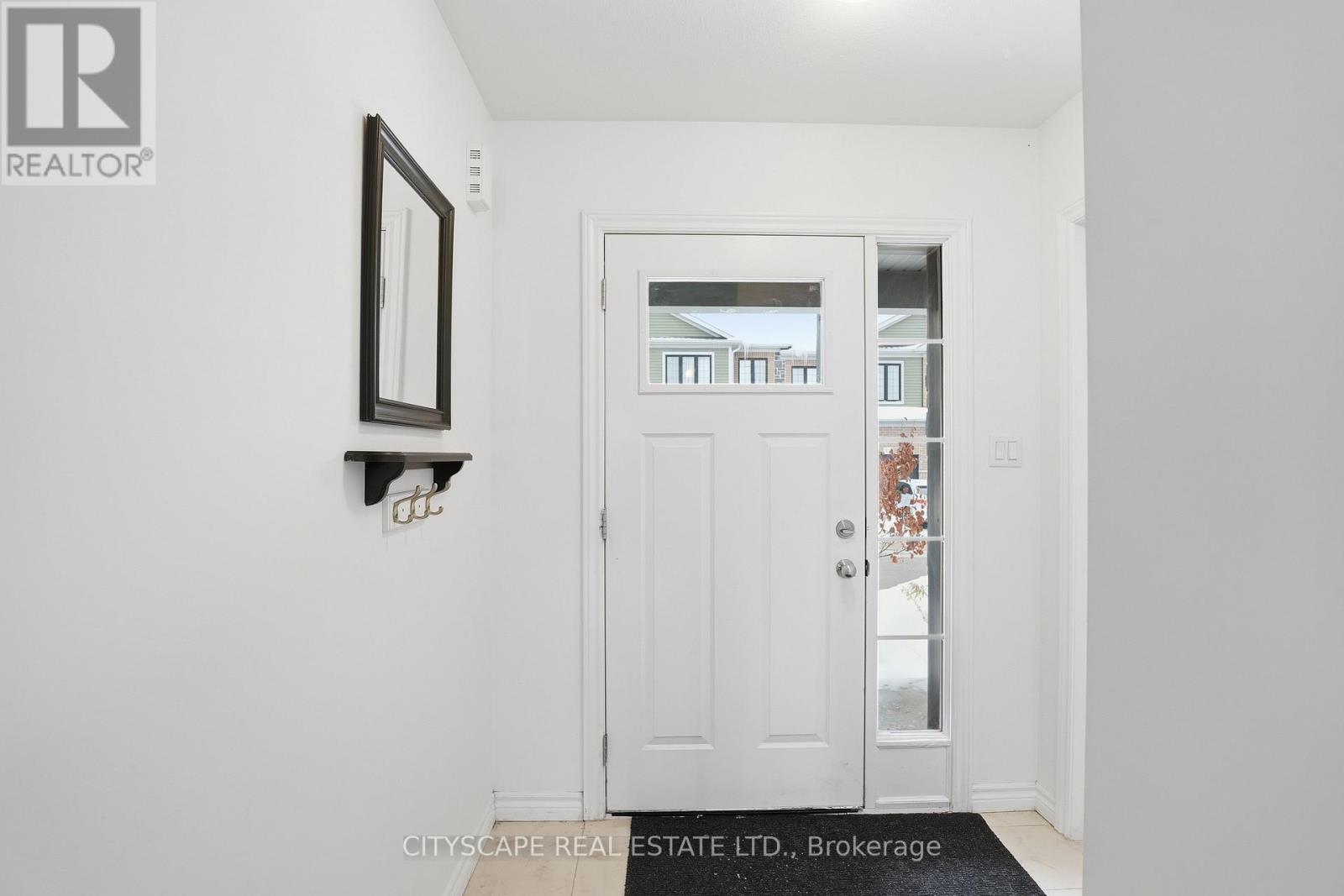 35 Woodedge Circle, Kitchener, Ontario  N2R 0P8 - Photo 5 - X12930206