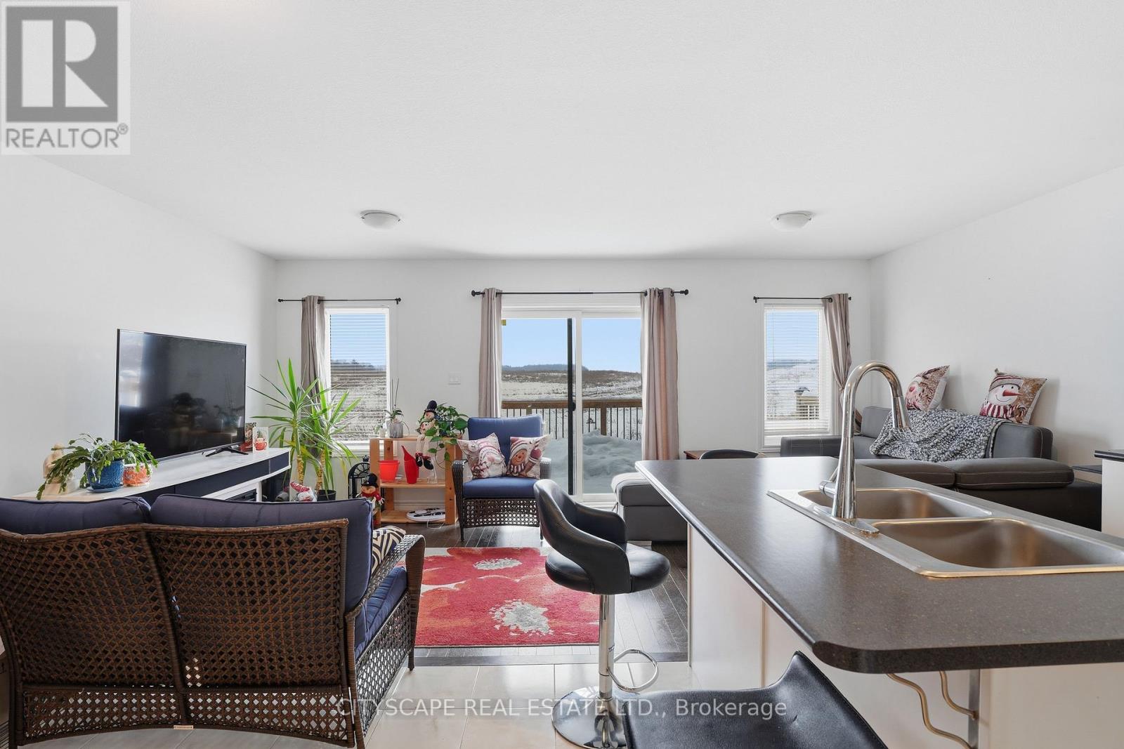 35 Woodedge Circle, Kitchener, Ontario  N2R 0P8 - Photo 6 - X12930206