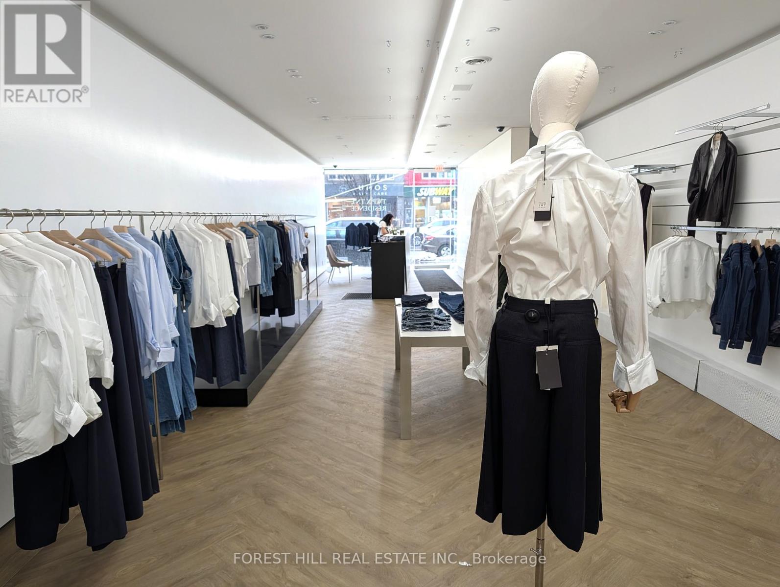 392 EGLINTON AVENUE W Toronto (Lawrence Park South), ON M5N 1A2