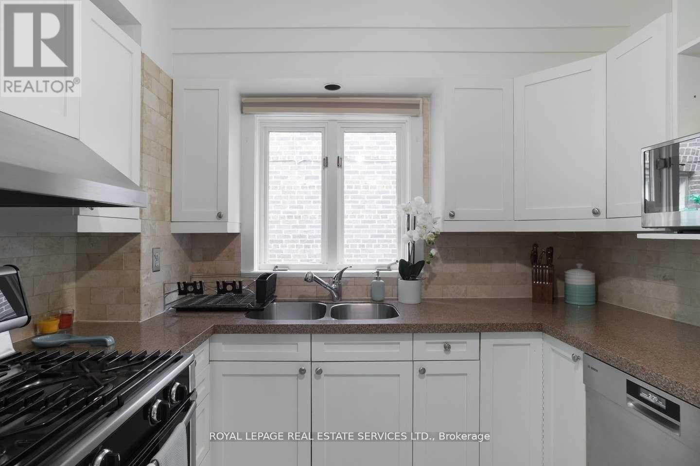 110 Manor Road E, Toronto, Ontario  M4S 1P8 - Photo 9 - C12928626