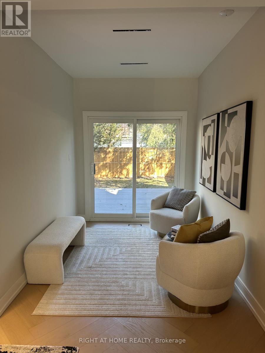 98 Dixon Avenue, Toronto, Ontario  M4L 1N7 - Photo 19 - E12918542