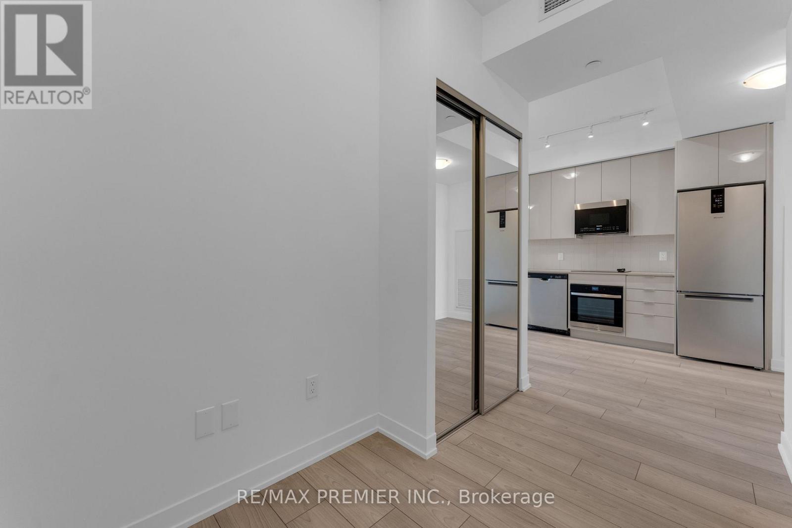 2326 - 498 Caldari Road, Vaughan, Ontario  L4K 0R6 - Photo 9 - N12876756