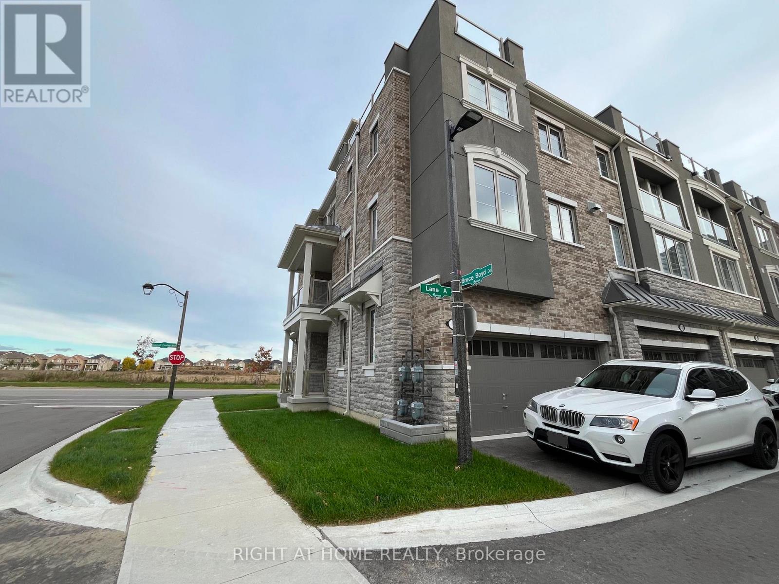 1 Bruce Boyd Drive, Markham, Ontario  L6B 1R3 - Photo 4 - N12928384