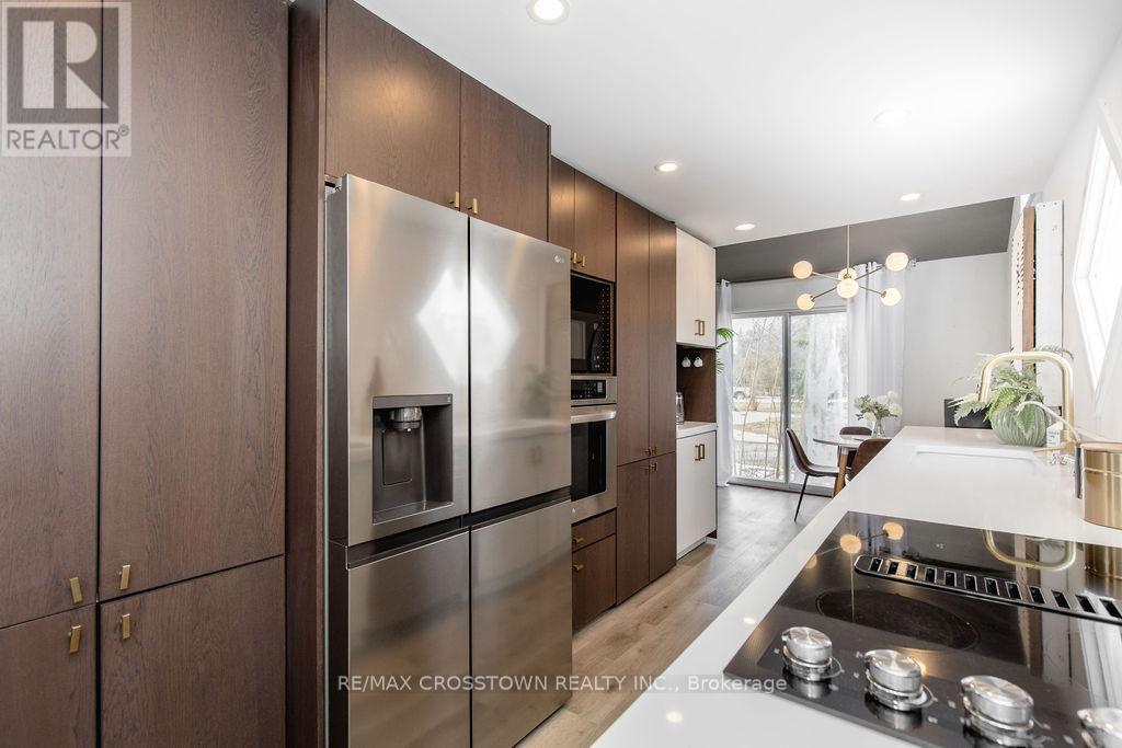 741 Cedarvale Drive, Innisfil, Ontario  L9S 4L2 - Photo 12 - N12928674