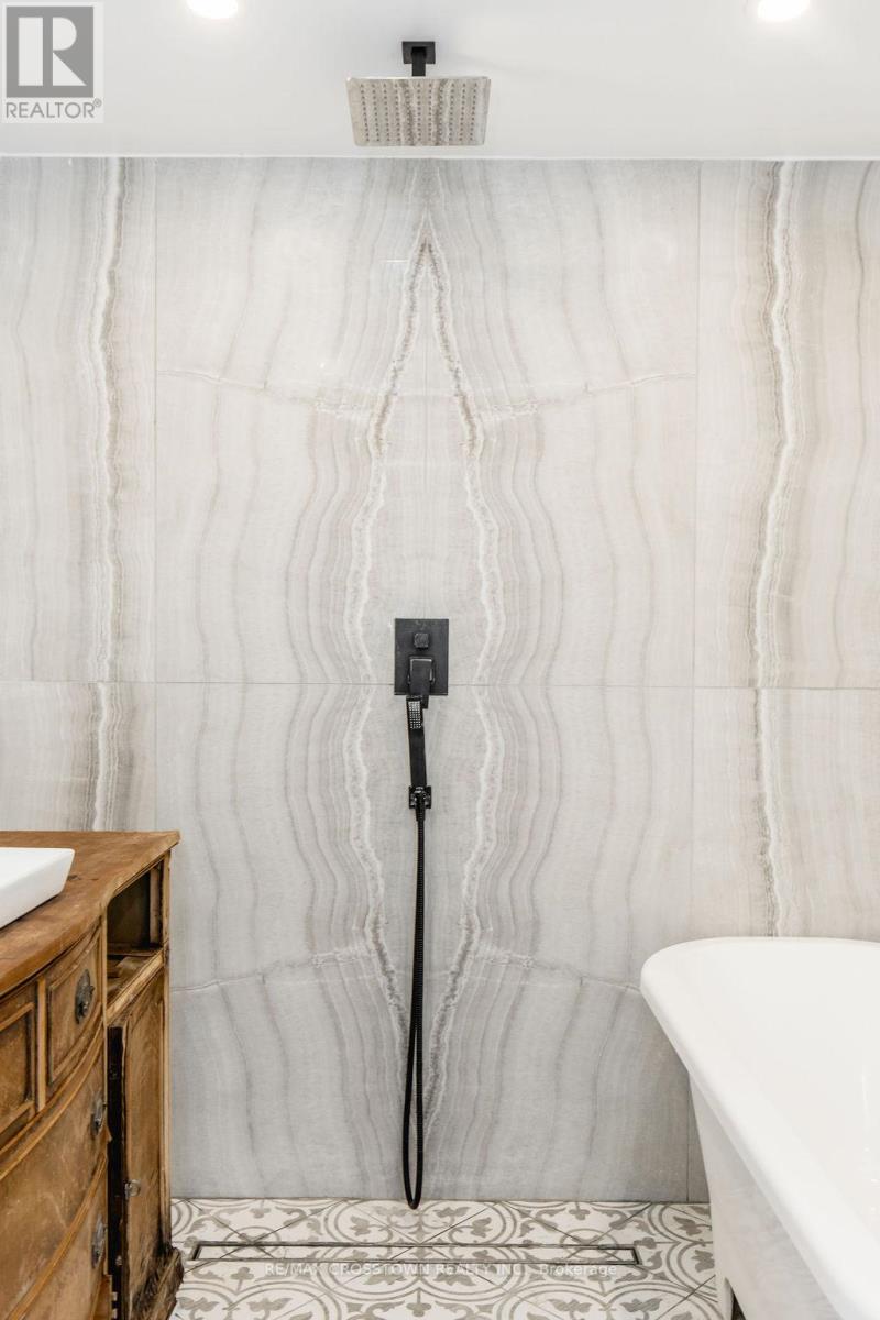 741 Cedarvale Drive, Innisfil, Ontario  L9S 4L2 - Photo 26 - N12928674