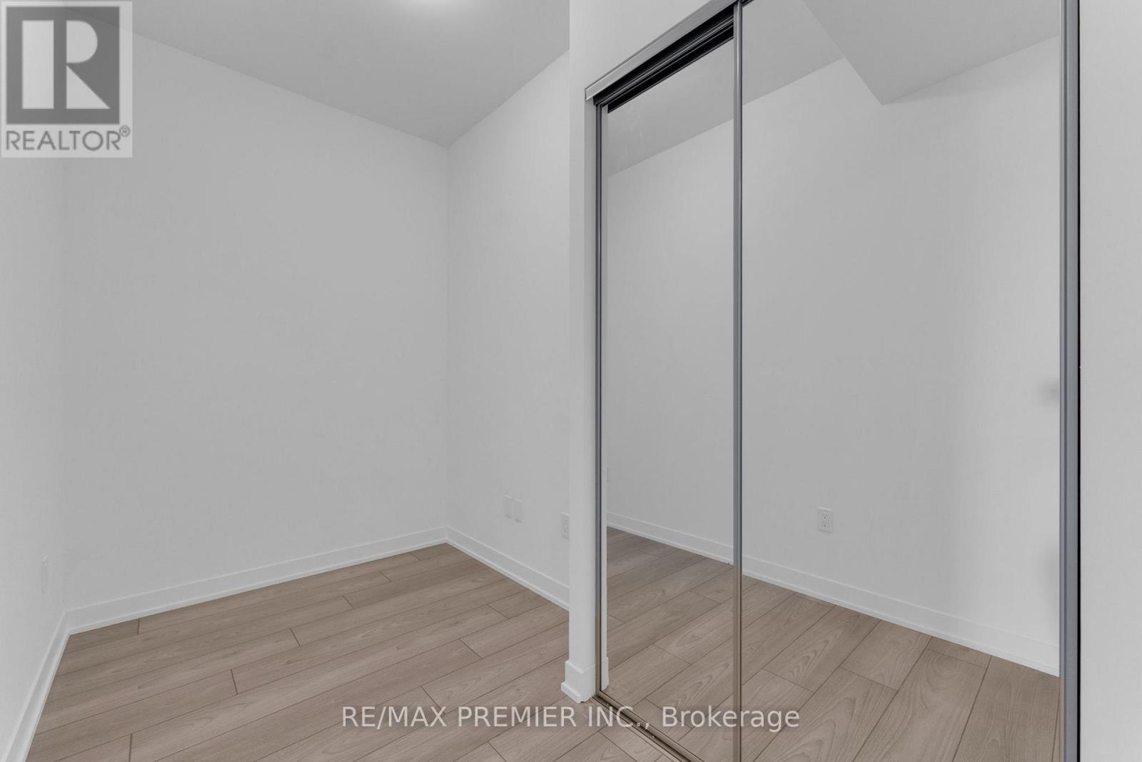 2326 - 498 Caldari Road, Vaughan, Ontario  L4K 0R6 - Photo 8 - N12876756