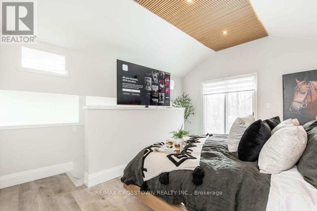 741 Cedarvale Drive, Innisfil, Ontario  L9S 4L2 - Photo 31 - N12928674