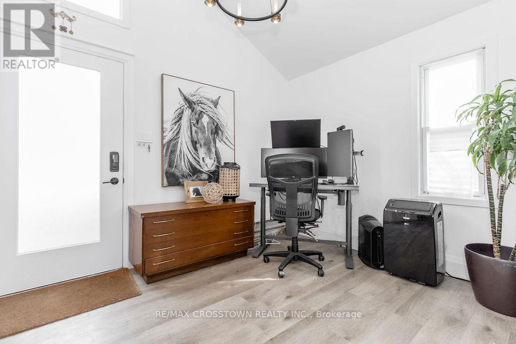 741 Cedarvale Drive, Innisfil, Ontario  L9S 4L2 - Photo 6 - N12928674