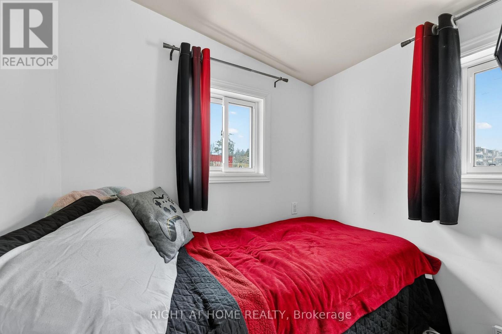 17 Grove Street W, Barrie, Ontario  L4N 1M6 - Photo 7 - S12928706