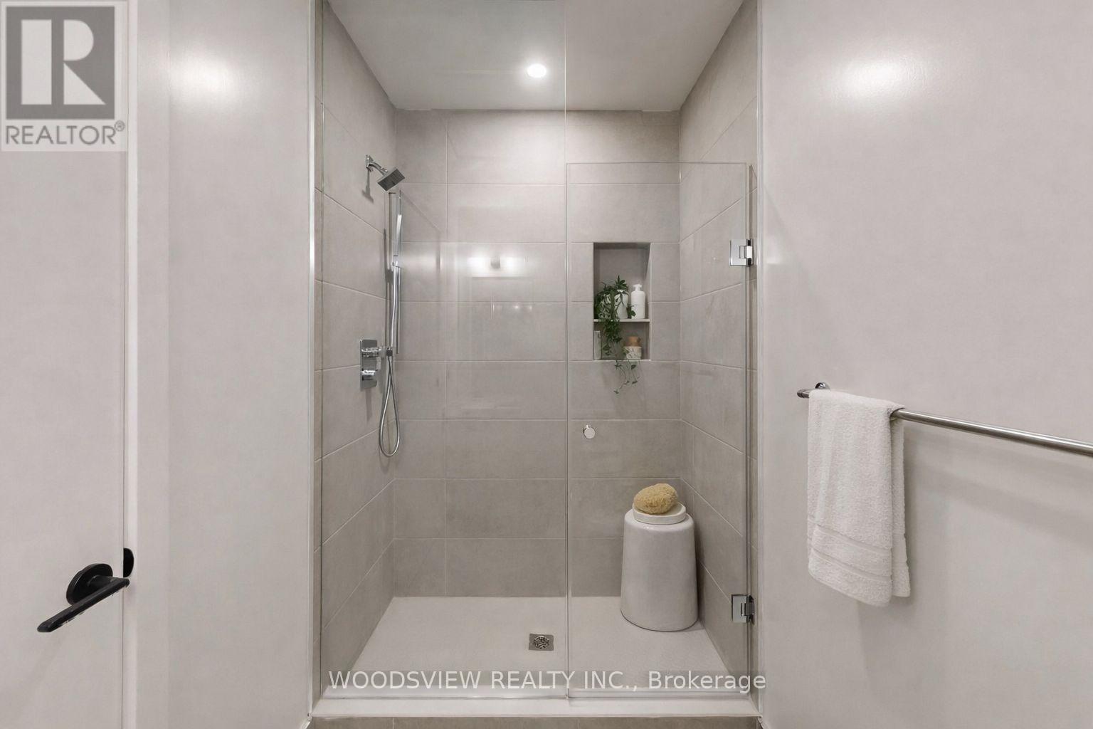 533 - 2075 King Road, King, Ontario  L7B 0R6 - Photo 13 - N12928694